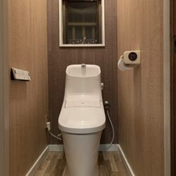 オノヤ 仙台南リフォームショールーム ブログ「木目調のシックでかっこいいトイレ空間」